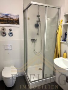 Badezimmer mit Dusche