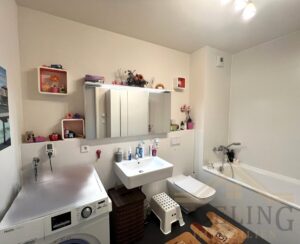 Badezimmer mit Badewanne