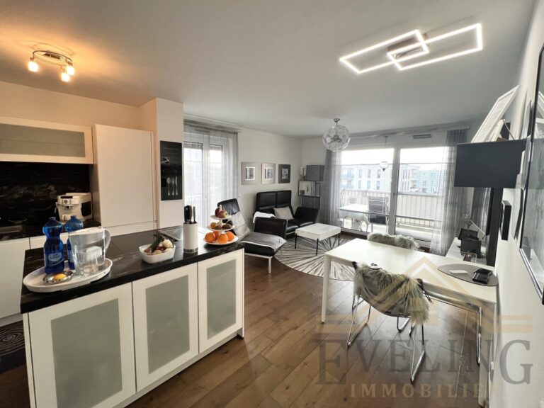 Offener Wohn- und Essbereich