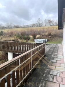 Umlaufender Balkon zur Terrasse OG