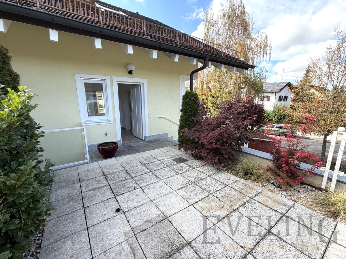 Privater Dachgarten und Eingang Wohnung