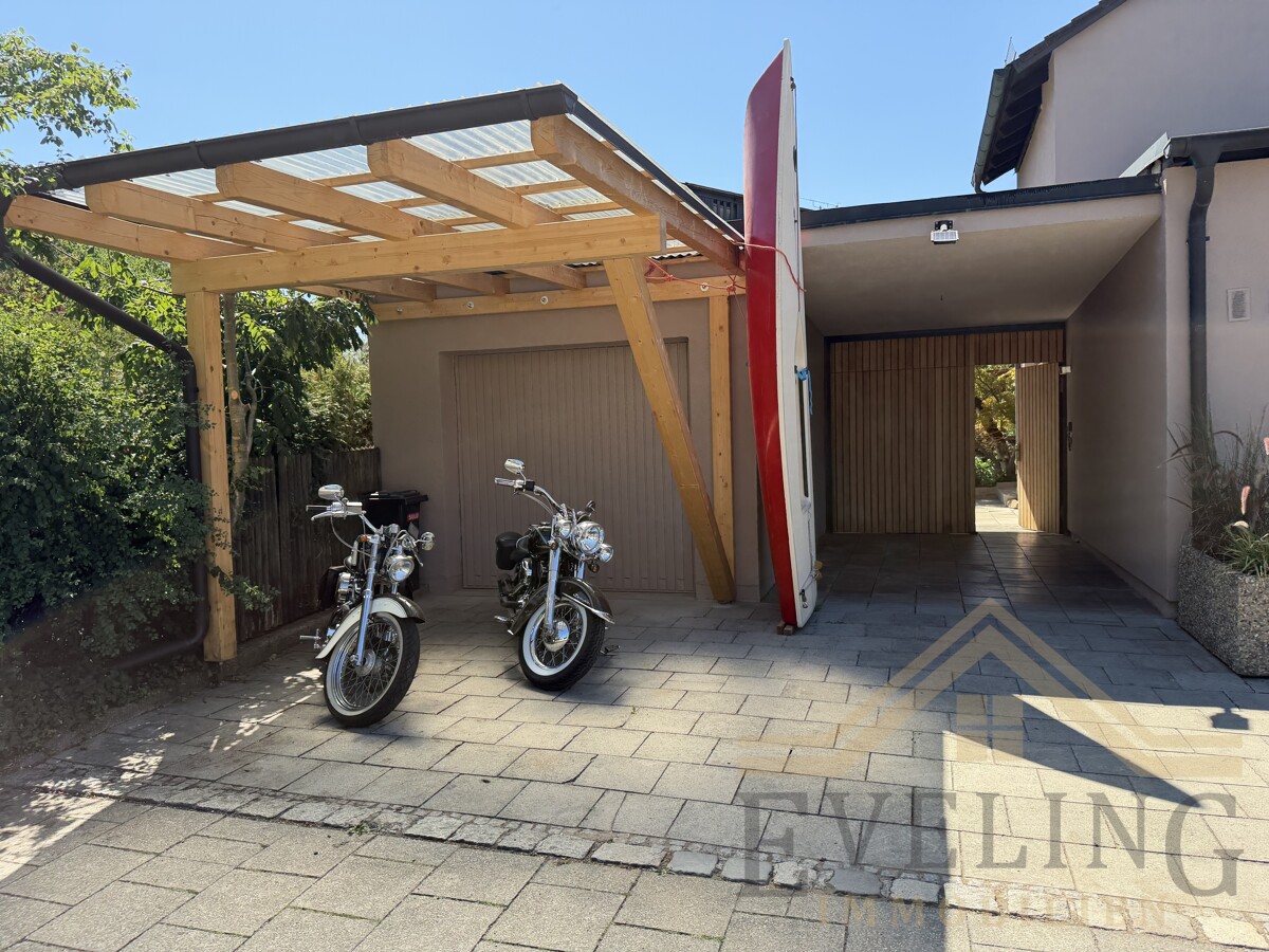 Garage mit Überdachung